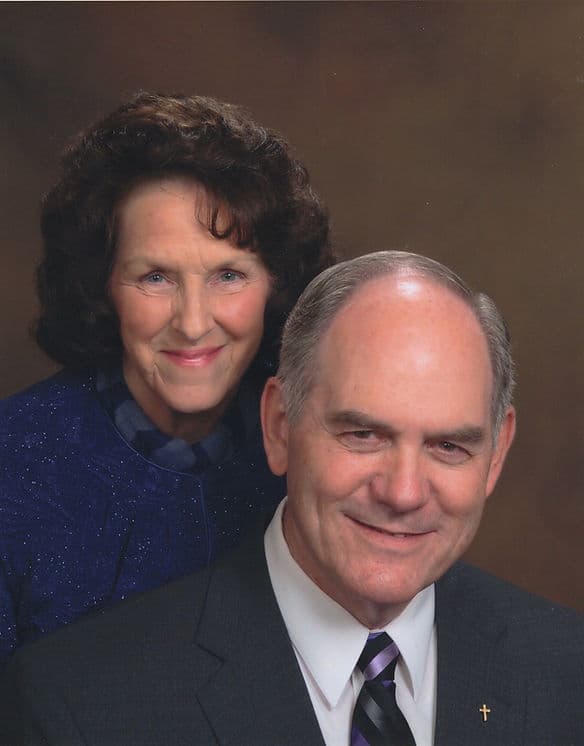 Portrait of Dr. Jim and Mrs. McKinnies.
